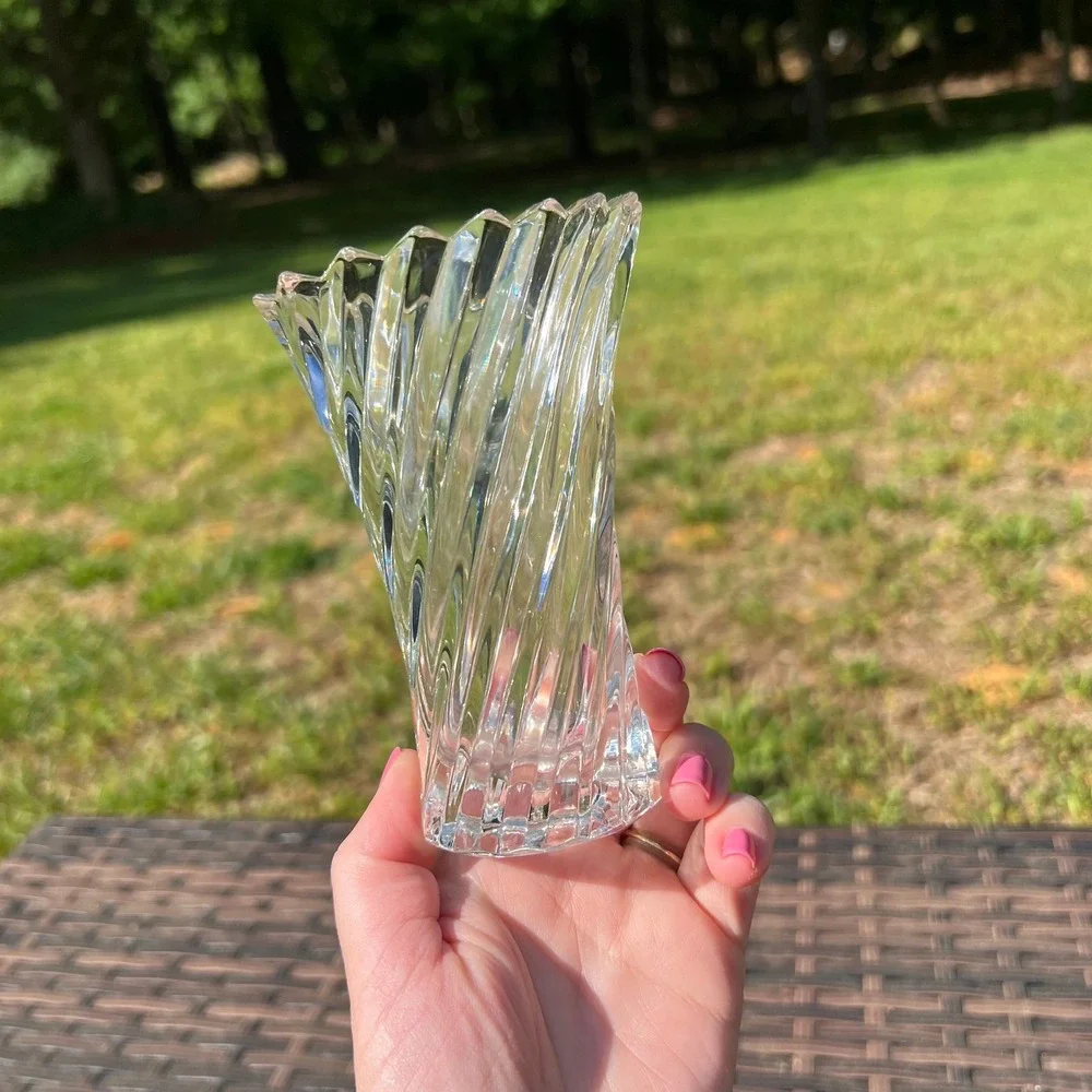 Mikasa Vision Clear‎ Crystal Bud Vase Swirl Pattern Scalloped Rim 4.5